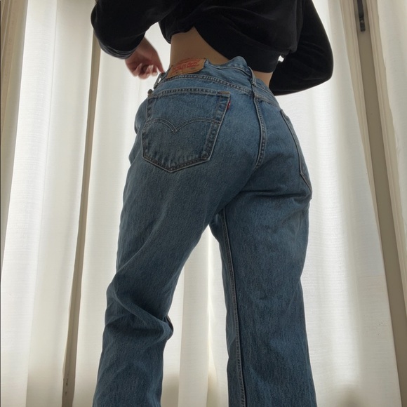 Levi’s ✨ - Picture 2 of 2